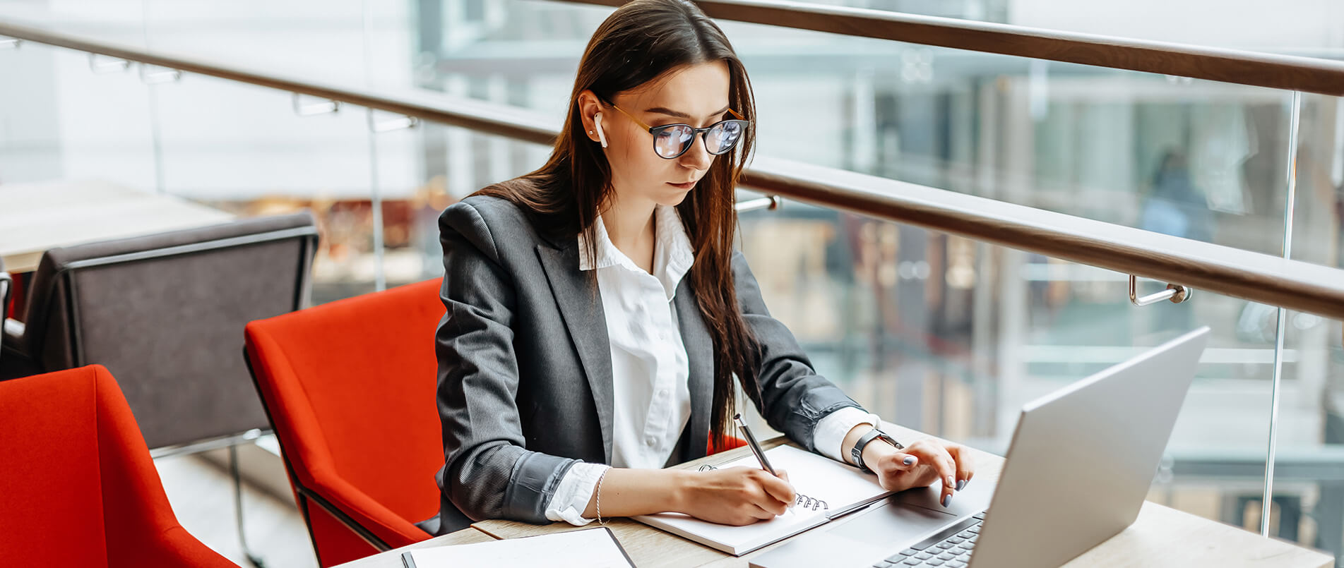 MWC 2024丨bifa必发全新Wi-Fi 7和蓝牙5.4模组组合，为PC提供巅峰无线连接体验