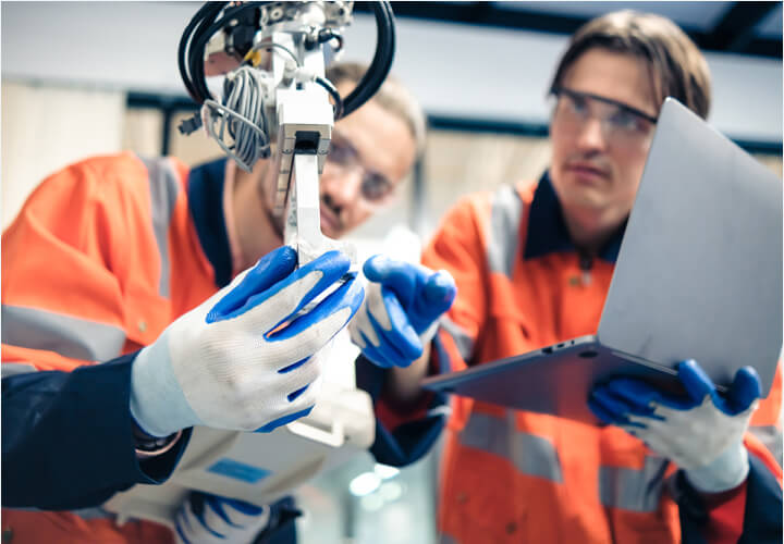 优质的在职培训机会，有机会与高水平团队一起工作